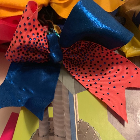 Cheer bows